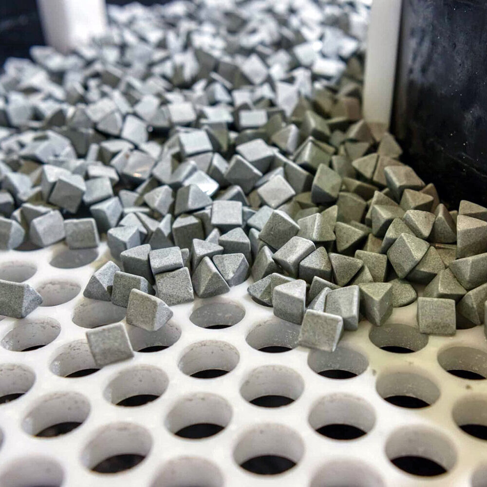 liquid tumbling compound